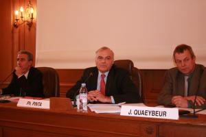 De gauche à droite : Jean-Louis Roussel, directeur départemental des territoires, Philippe Pinta, président de la Chambre d'agriculture et Jacques Quaeybeur, vice-président.