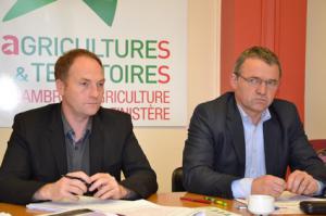 De gauche à droite : Olivier Manceau, directeur de la chambre d'agriculture, André Sergent, président.