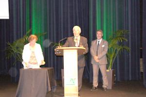 André Janot, président de la Caisse régional du Crédit Agricole Centre France a reçu la plus haute distinction du ministère de lAgriculture.